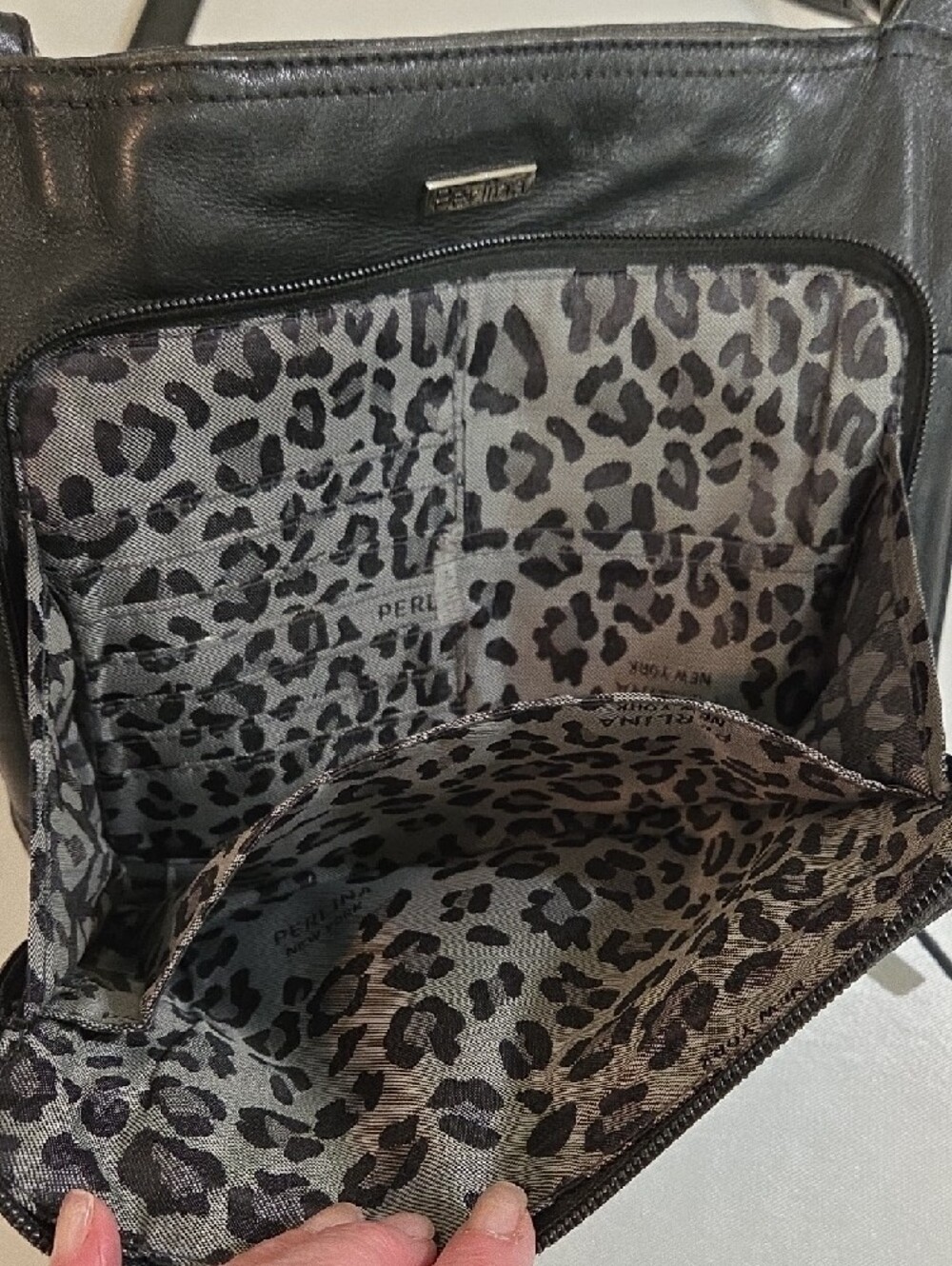 Perlina Black Leather Shoulder Bag - Picture 4 of 8